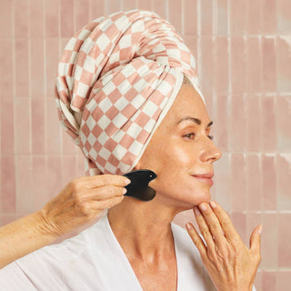 Gua Sha in Matte Black // Kitsch
