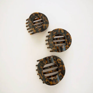 Flat Circle Medium Hair Clip in Tortoise