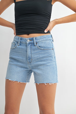 Walking Shorts in Light Denim