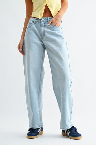 Daniela Barrel Straight Jeans