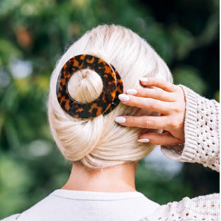 Flat Circle Large Hair Clip in Tortoise