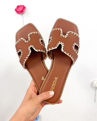 Finity Sandal in Tan