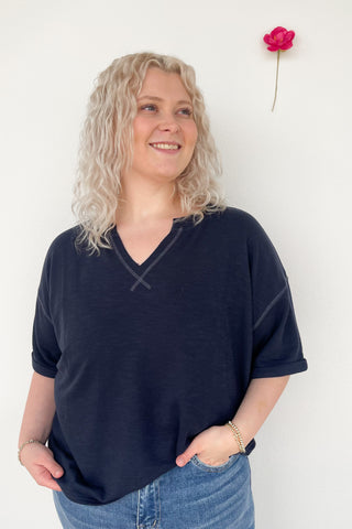 Alva Top in Navy rt
