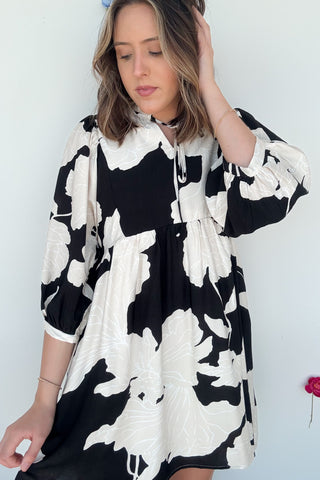 Sandy Dress in Black