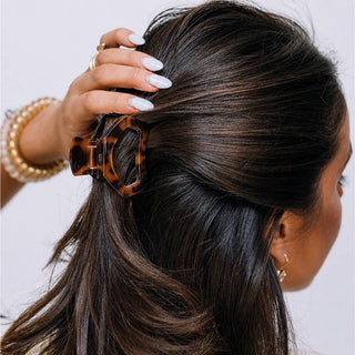Open Petite Hair Clip in Tortoise