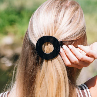 Flat Circle Medium Hair Clip in Black