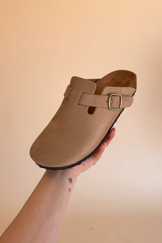 Regis Clogs in Brown