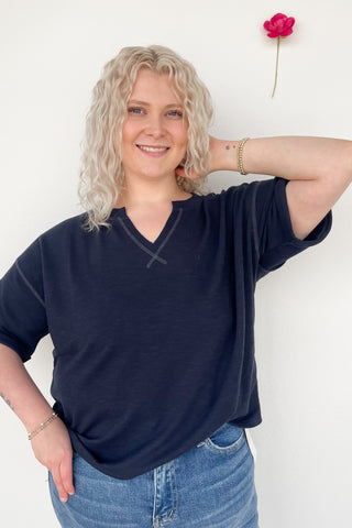 Alva Top in Navy rt