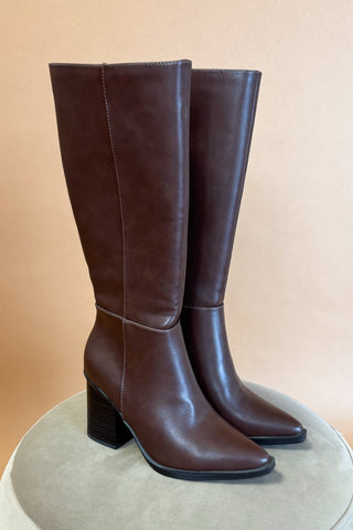 Vapor Dress Boos in Brown