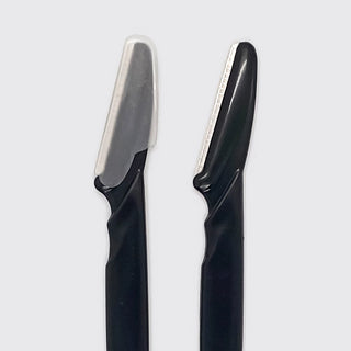 Dermaplaner in Black // Kitsch