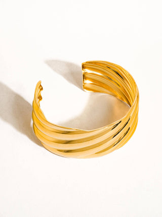 Manon Bangle